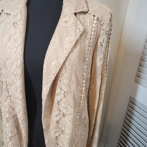 Cable & Gauge Tan Lace Jacket - Picture 8 of 11
